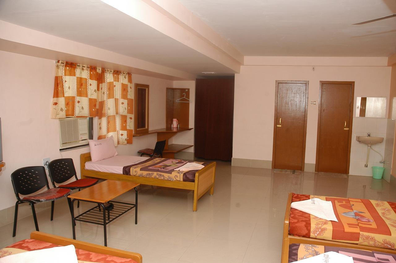 Hotel Athityaa Kumbakonam Extérieur photo