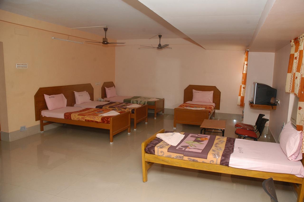Hotel Athityaa Kumbakonam Extérieur photo